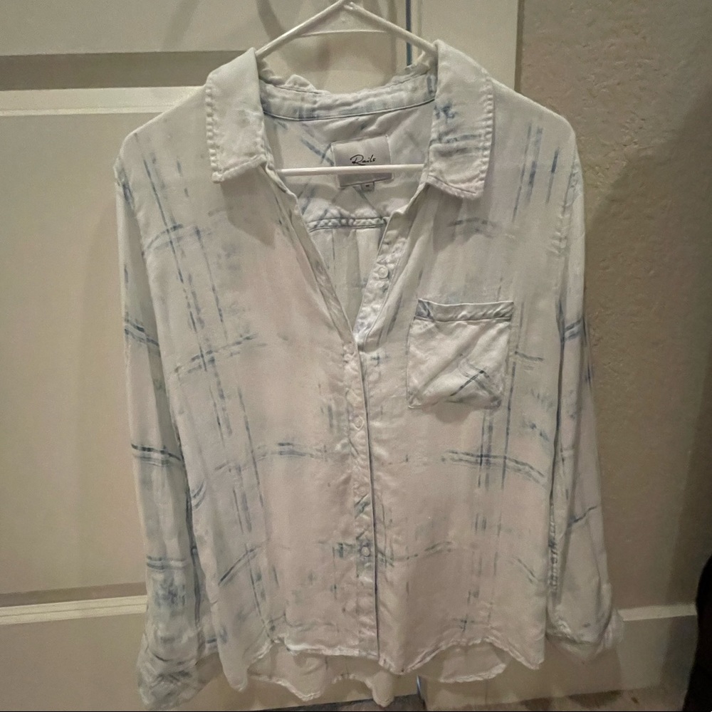 Rails button down top
